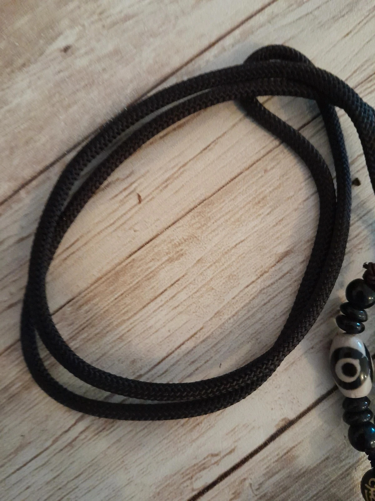 Halsketting met houten hanger en Tibetaanse agaat ogen Nr. 04 – photo 3